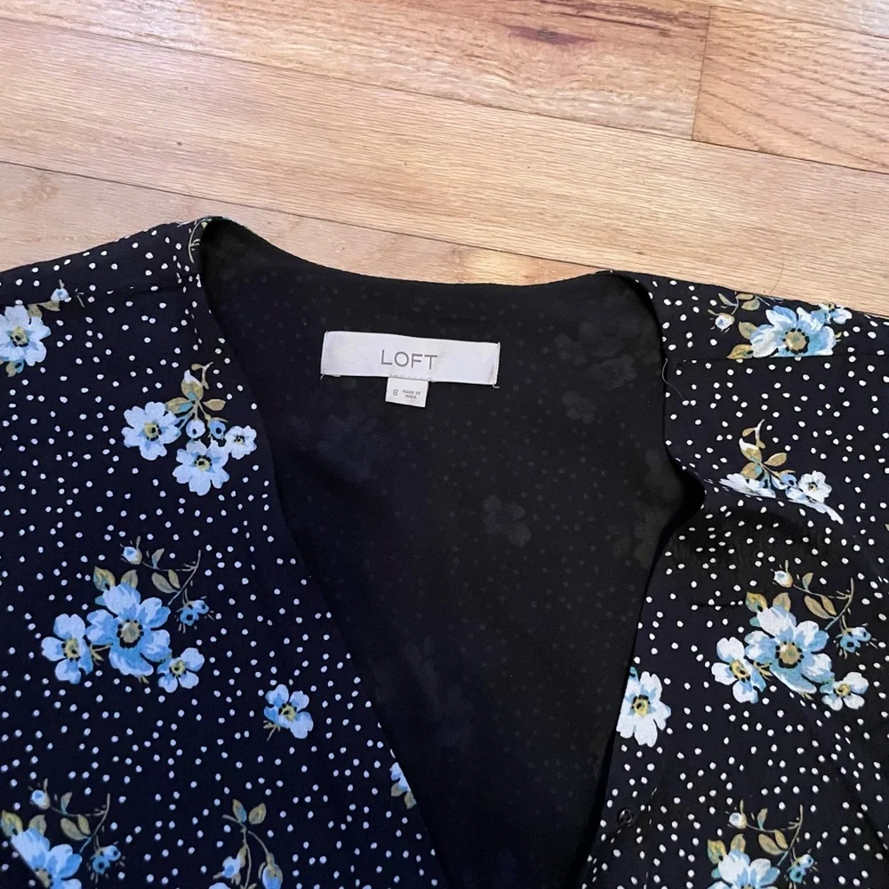 Ann Taylor Loft floral wrap around tie dress size 8- EUC - Picture 2 of 3